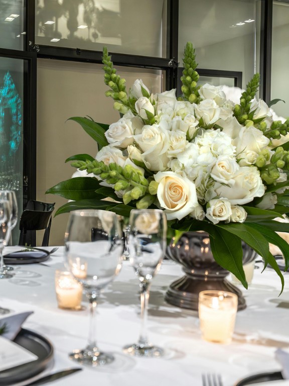 WHITE WEDDING DAY 4 - CENTERPIECE IN A BOX